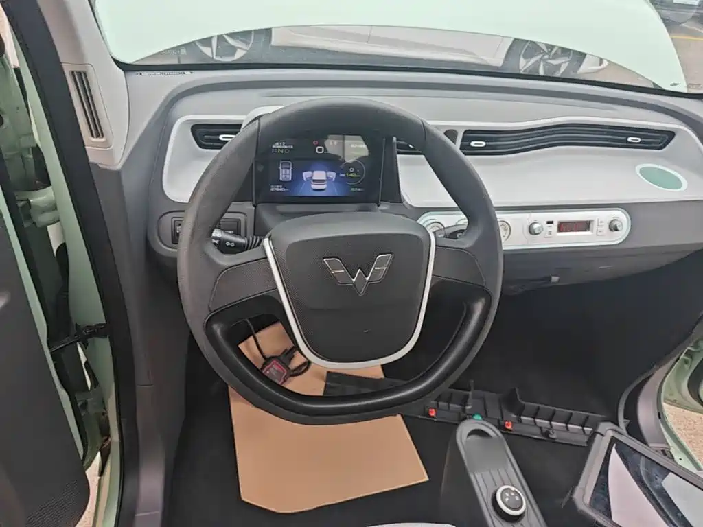 Wuling MINIEV — миниатюра 11