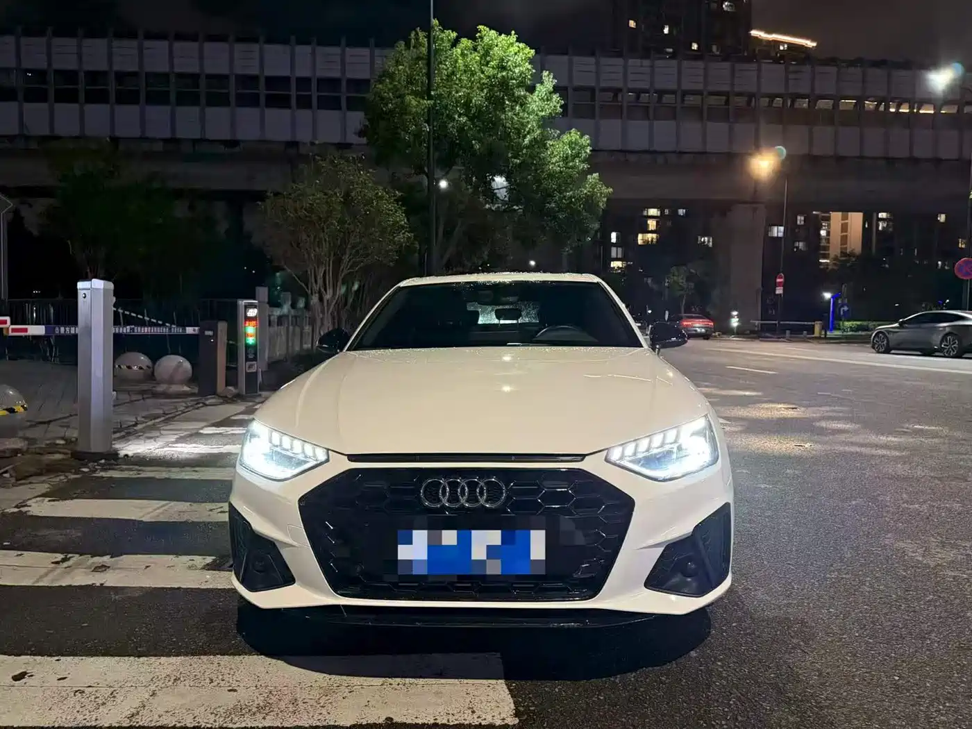奥迪A4L 2024款 40 TFSI 豪华动感型 2024