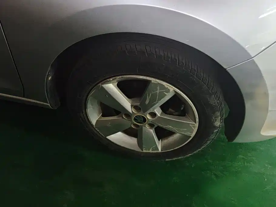 Skoda Rapid — миниатюра 6