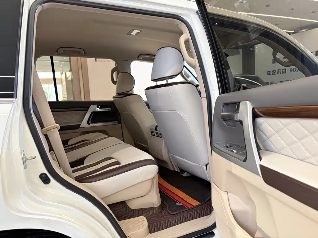 Toyota Land Cruiser — миниатюра 18