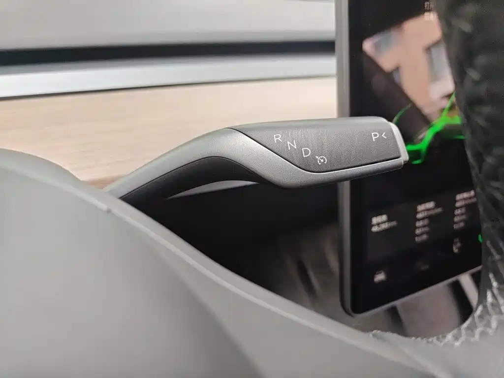 Tesla Model 3 — миниатюра 11