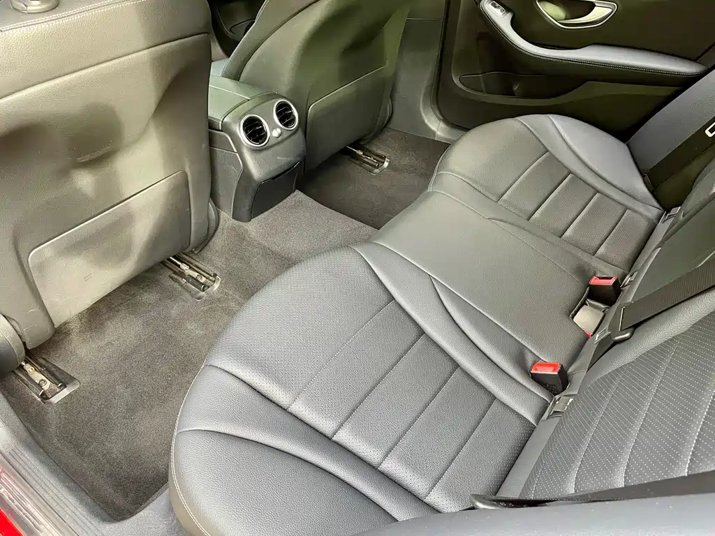 Mercedes-Benz C-Class — миниатюра 11