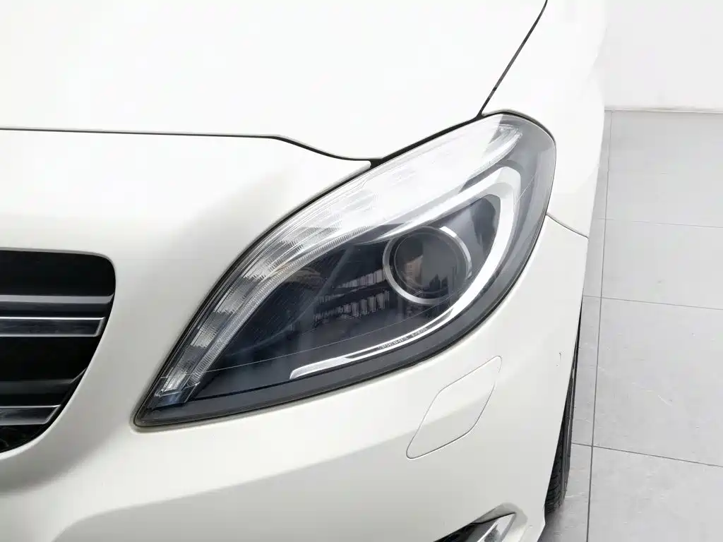 Mercedes-Benz B-Class — миниатюра 7