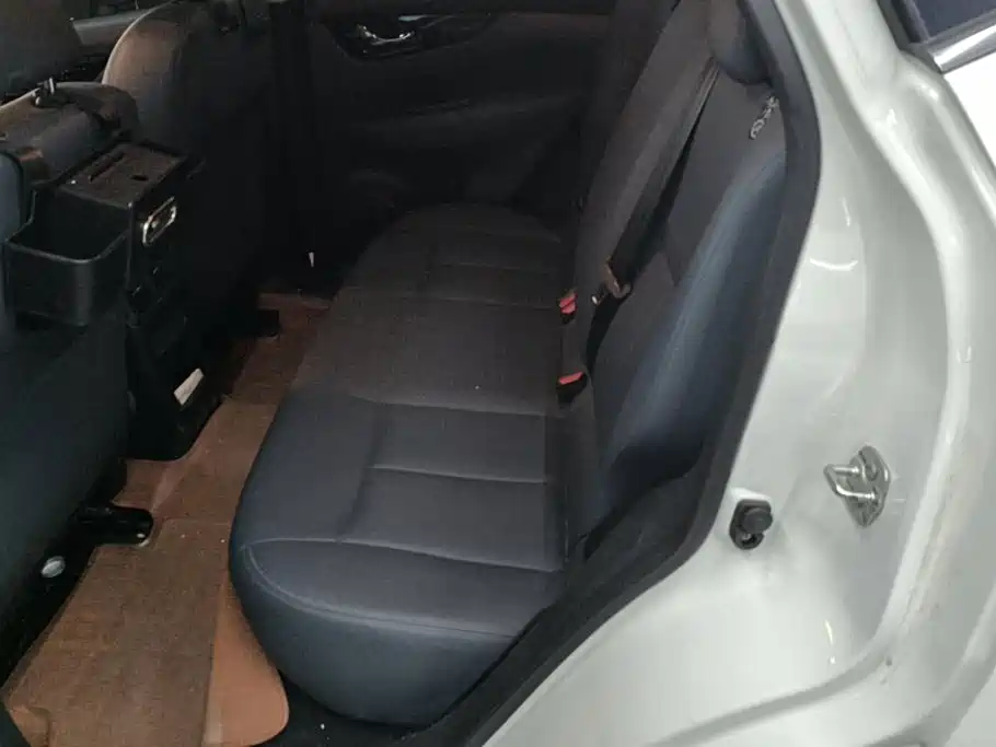 Nissan Qashqai — миниатюра 11