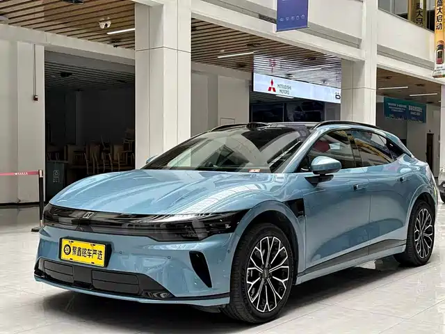 2025 Zeekr 007