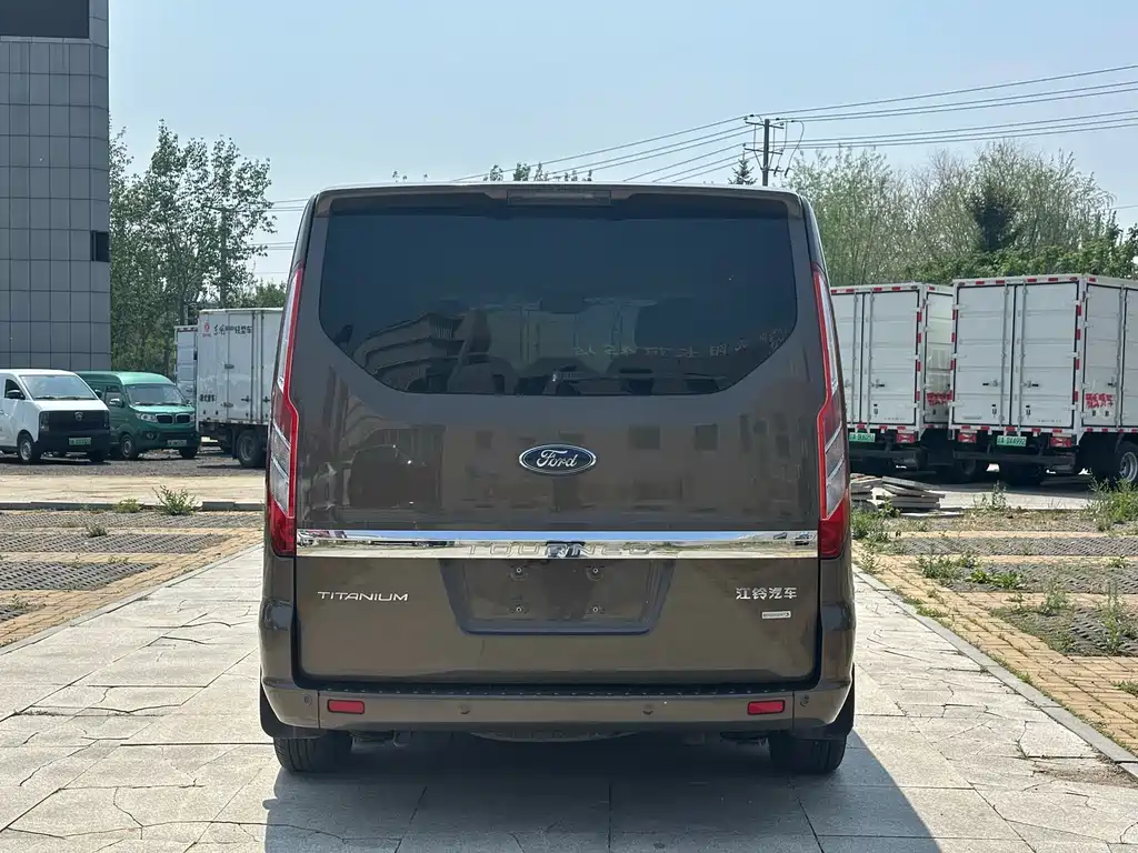 Ford Tourneo 2016 2.0T MT
