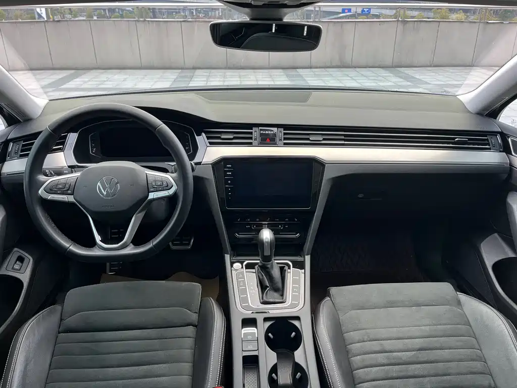 Volkswagen Passat Variant 2021 2.0T