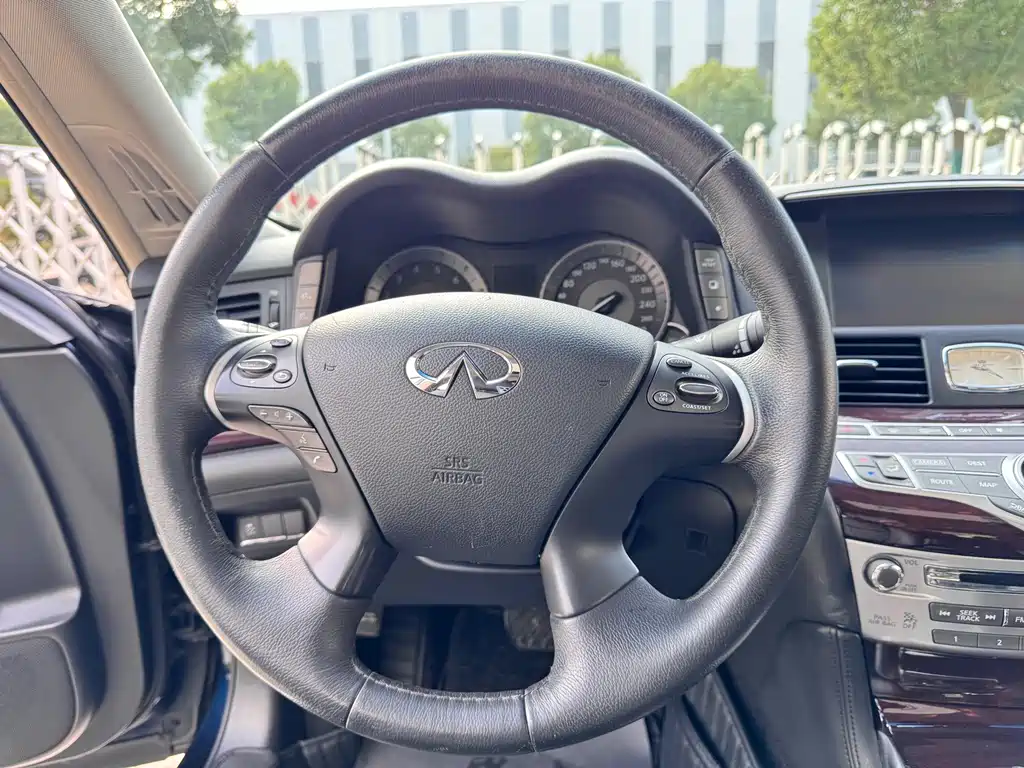 Infiniti Q70 — миниатюра 12
