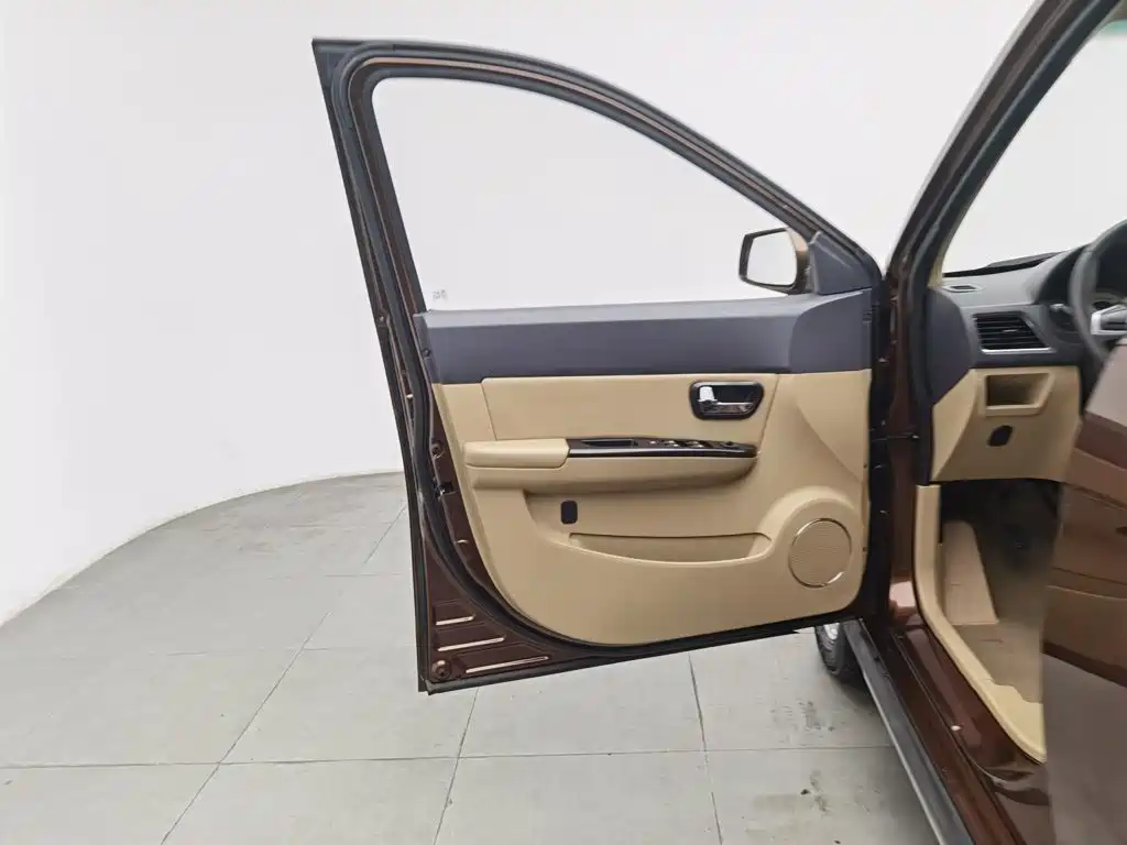 Wuling Hongguang — миниатюра 8