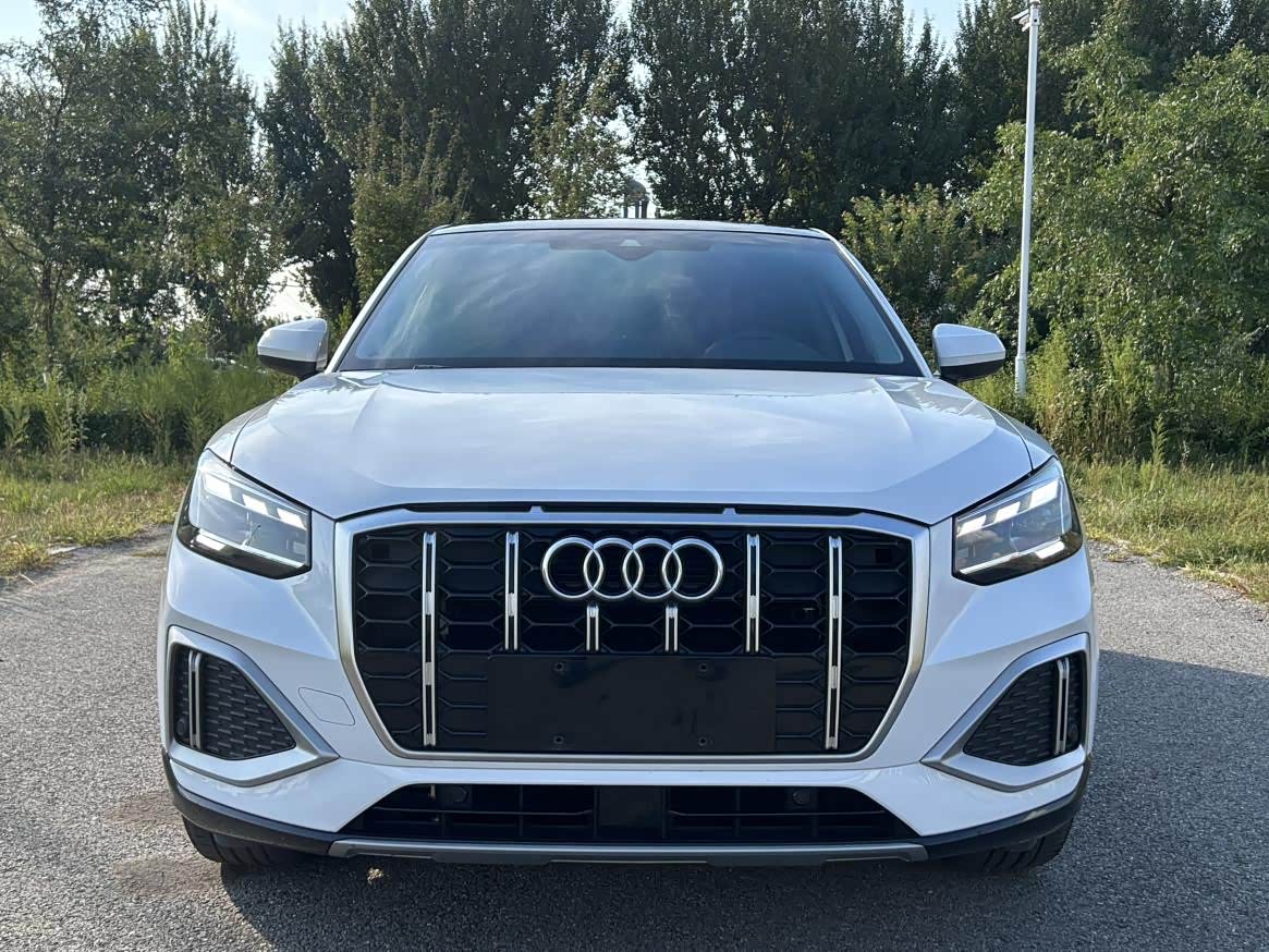 Audi Q2L 1.4 л 2023 г. Белый, пробег 22000 км
