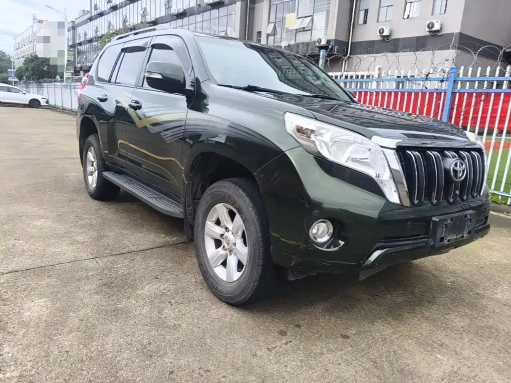 Toyota Land Cruiser Prado 2016 2.7L AT Standard