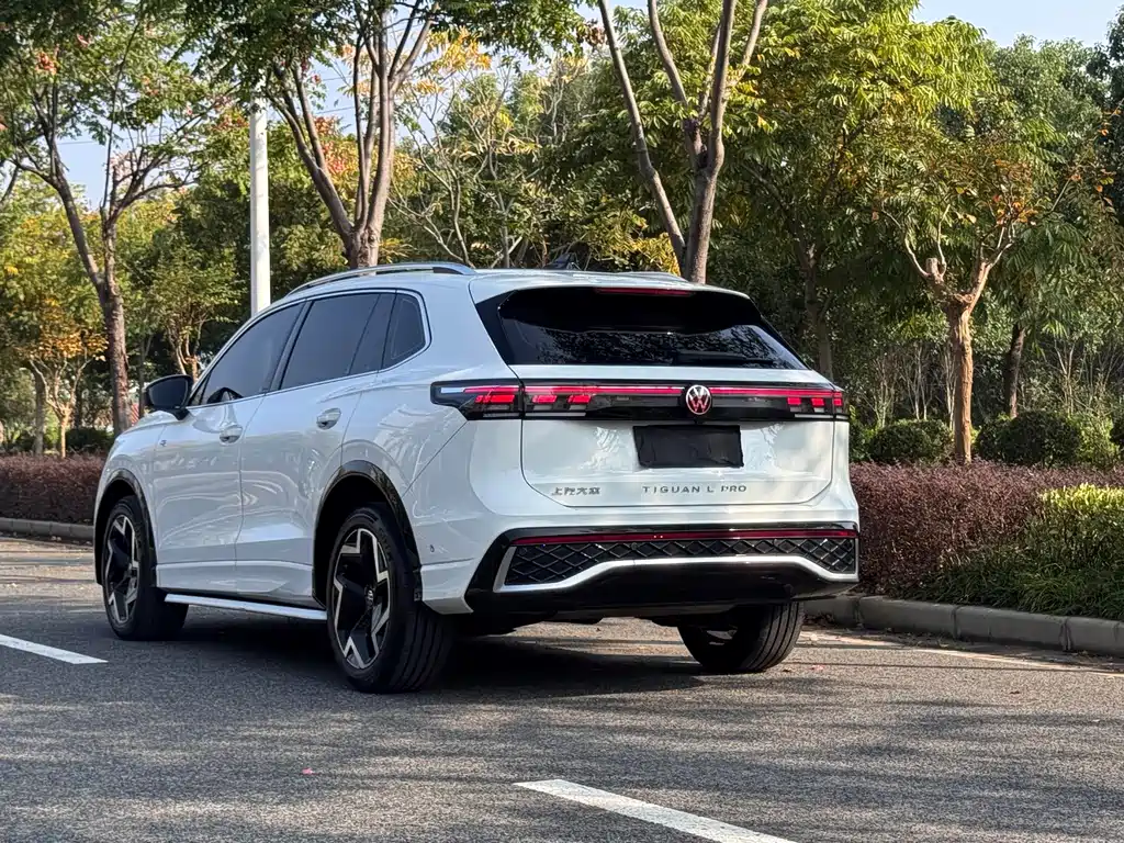Volkswagen Tiguan L — миниатюра 8