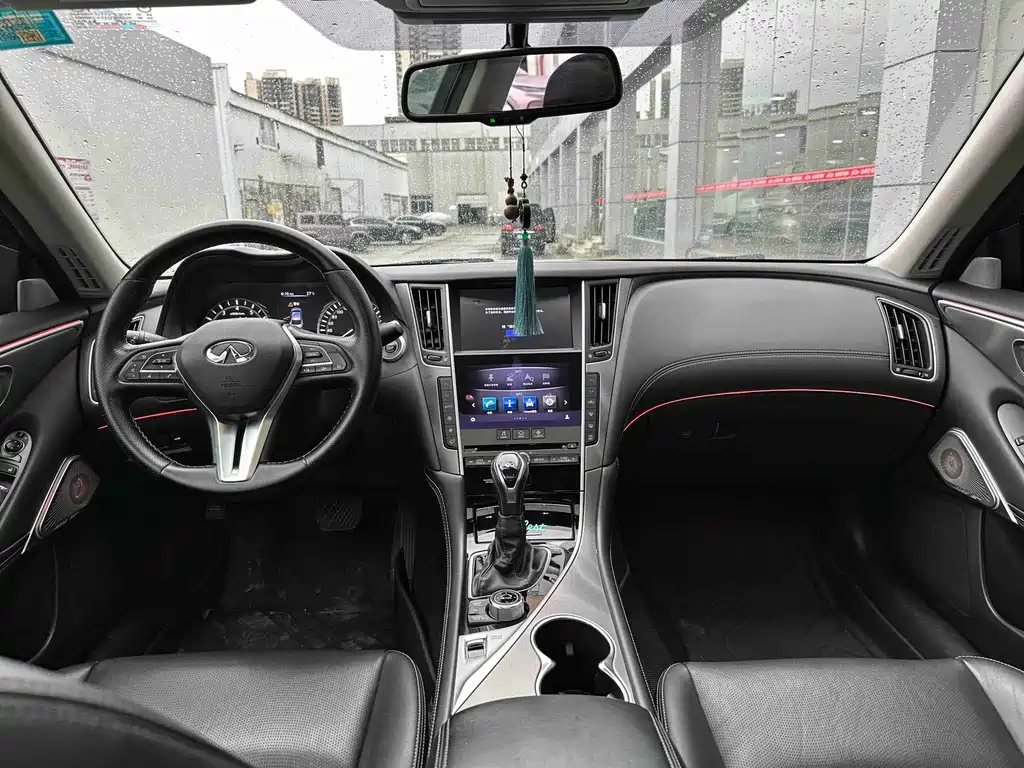 Infiniti Q50L 2018 2.0T V