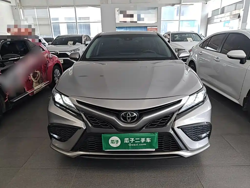 Toyota Camry — миниатюра 3