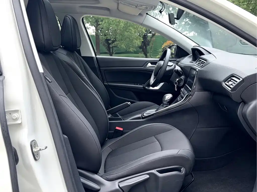 Peugeot 308 — миниатюра 20
