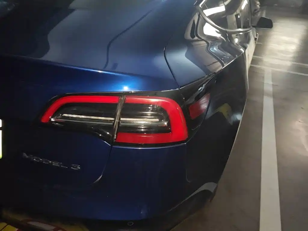 Tesla Model 3 — миниатюра 8