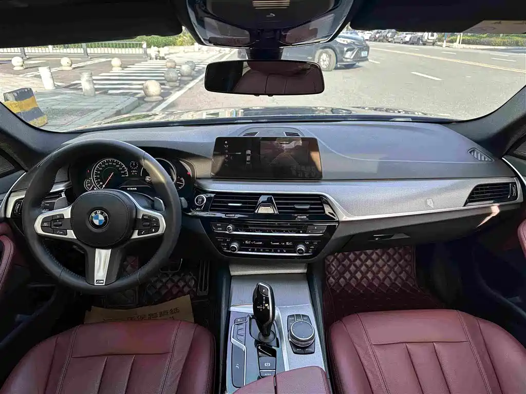 BMW 5 Series — миниатюра 5