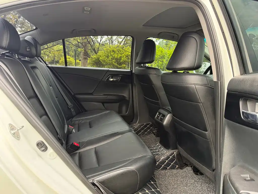 Honda Accord — миниатюра 14