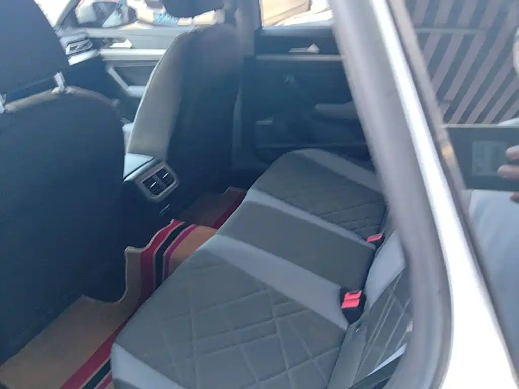 Volkswagen Lavida — миниатюра 17