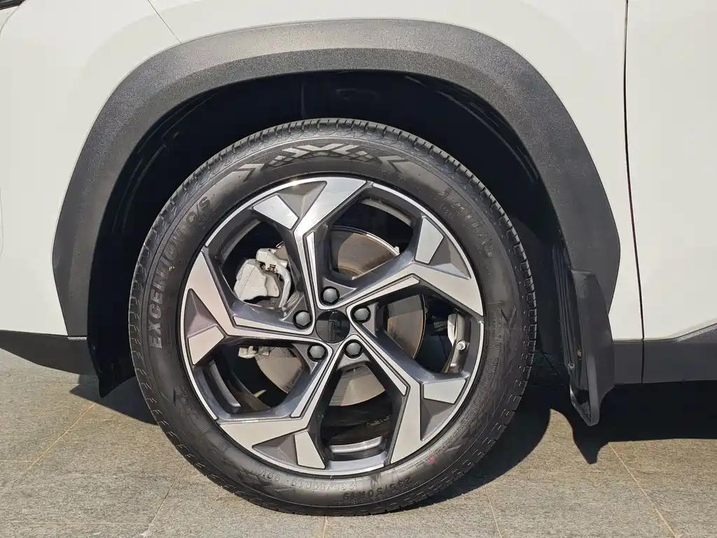 Geely Boyue L — миниатюра 10