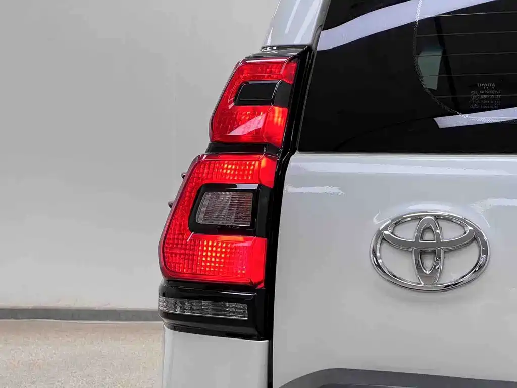 Toyota Prado (Import) — миниатюра 8