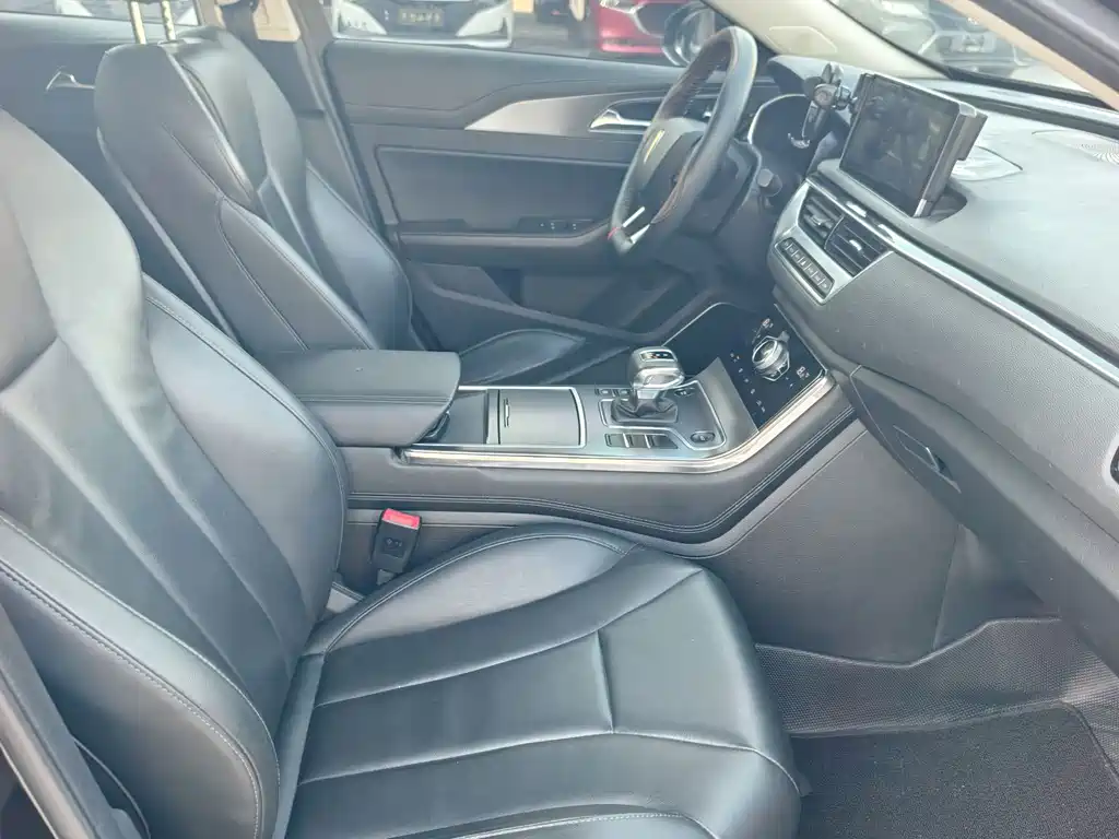 Hongqi Hongqi H5 — миниатюра 8