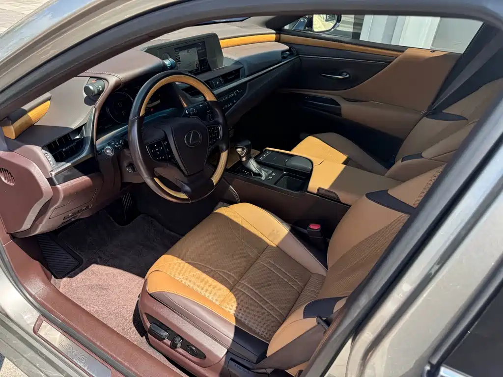 Lexus ES — миниатюра 10