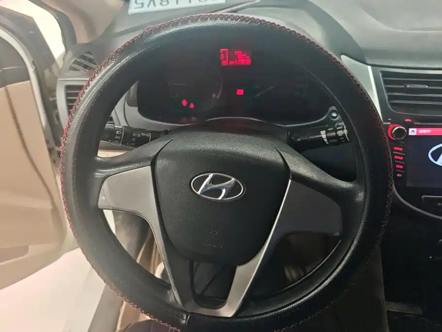 Hyundai Verna — миниатюра 15