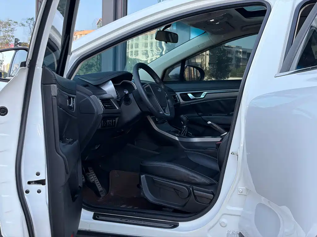 Geely Emgrand GS — миниатюра 4