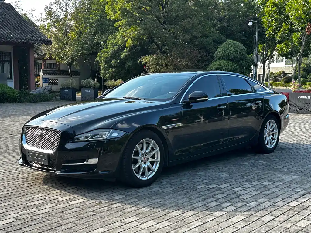 Jaguar XJ — миниатюра 3