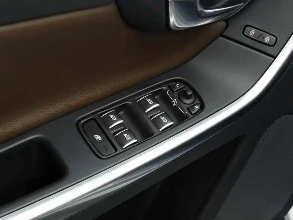Volvo XC60 — миниатюра 9