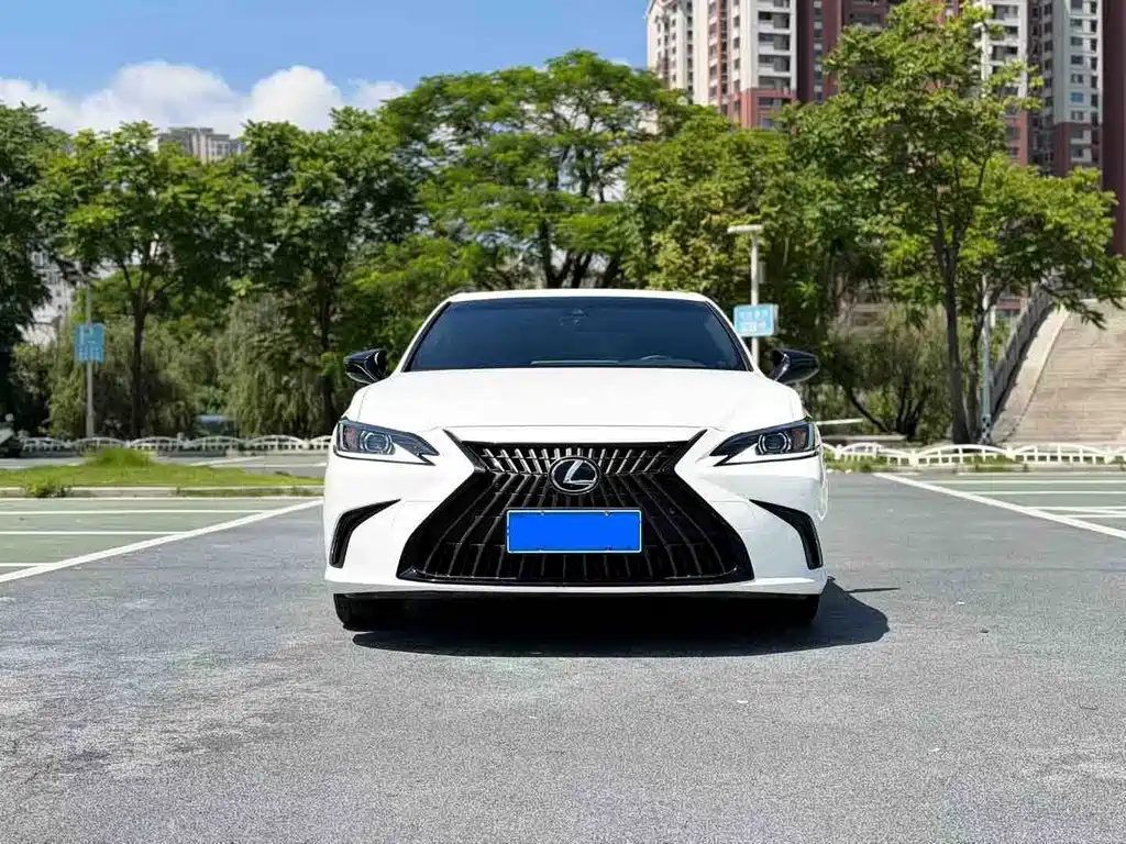 Lexus ES — миниатюра 2