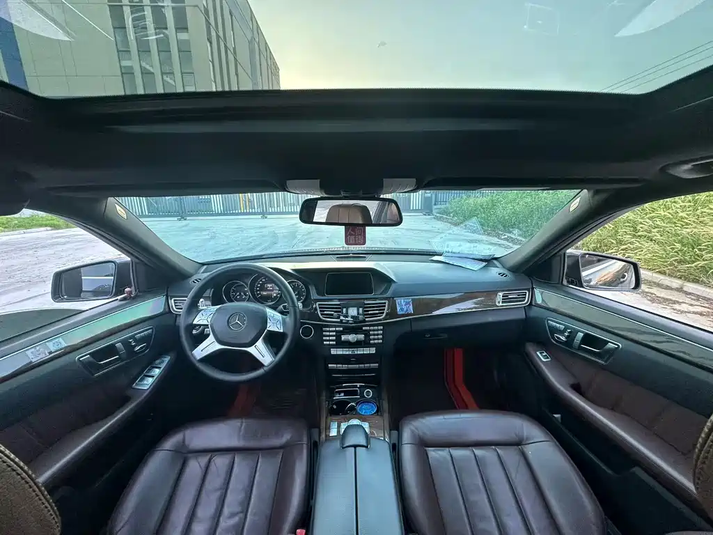 Mercedes-Benz E-Class — миниатюра 5