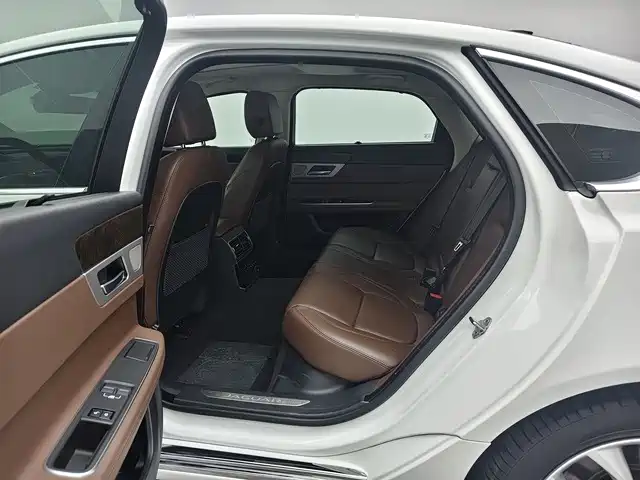 Jaguar XFL — миниатюра 8