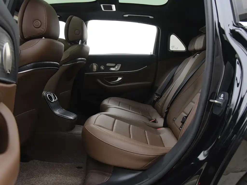 Mercedes-Benz E-Class — миниатюра 25