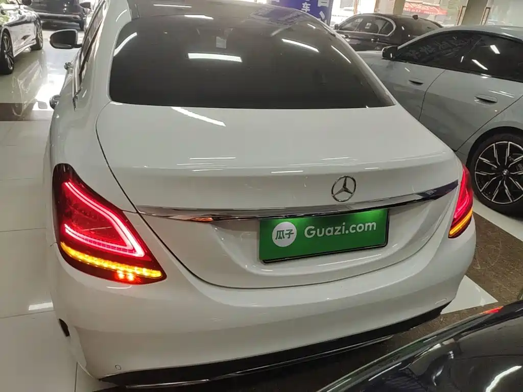 Mercedes-Benz C-Class — миниатюра 6