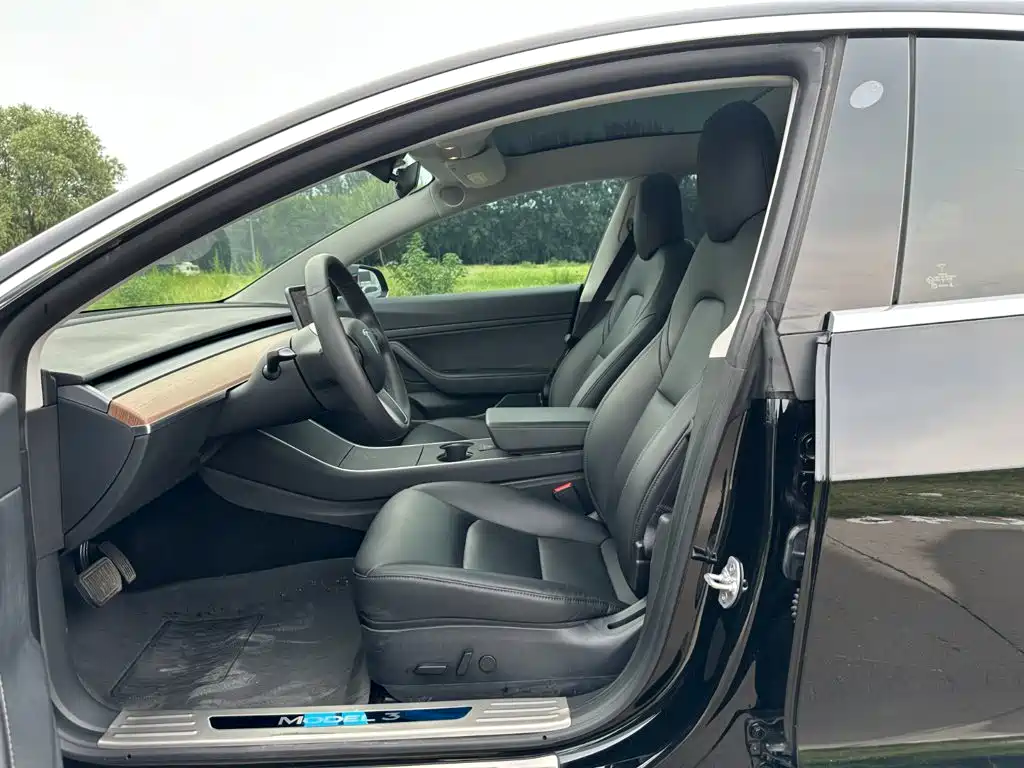 Tesla Model 3 — миниатюра 8