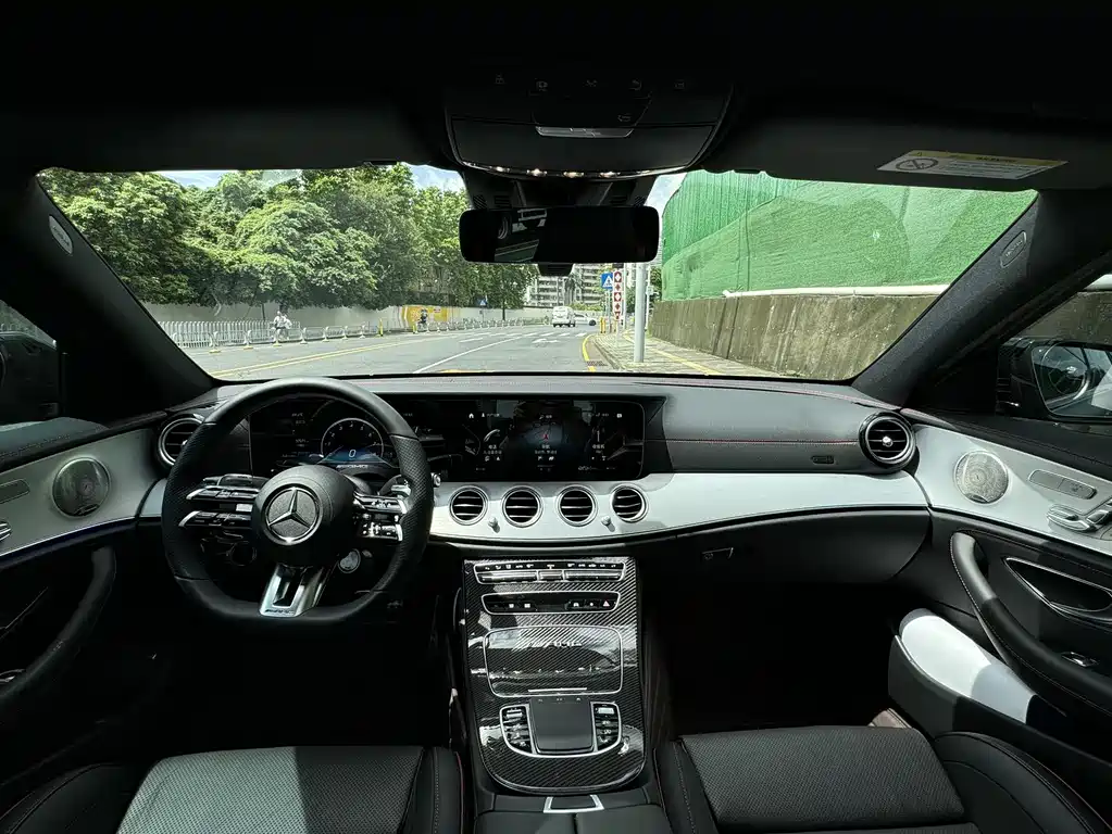 MERCEDES-BENZ E CLASS AMG