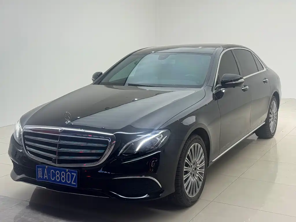 Mercedes-Benz E-Class — миниатюра 2