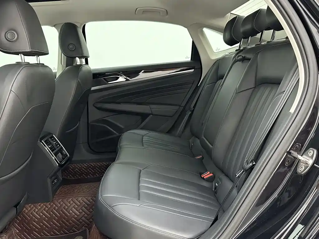 Volkswagen Passat — миниатюра 8