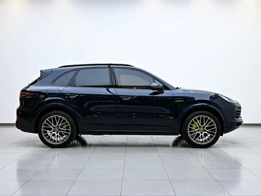 PORSCHE CAYENNE NEW ENERGY