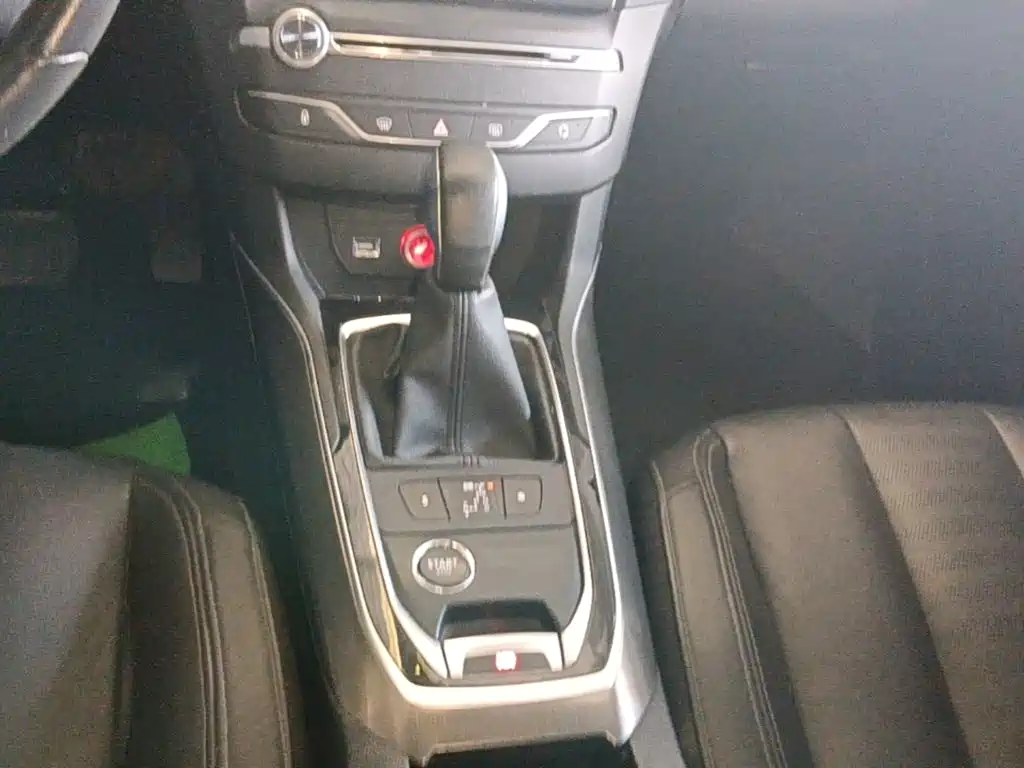 Peugeot 408 — миниатюра 13