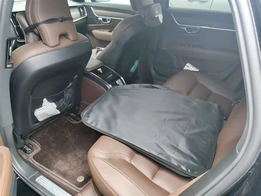 Volvo S90 2023 B5 Luxury