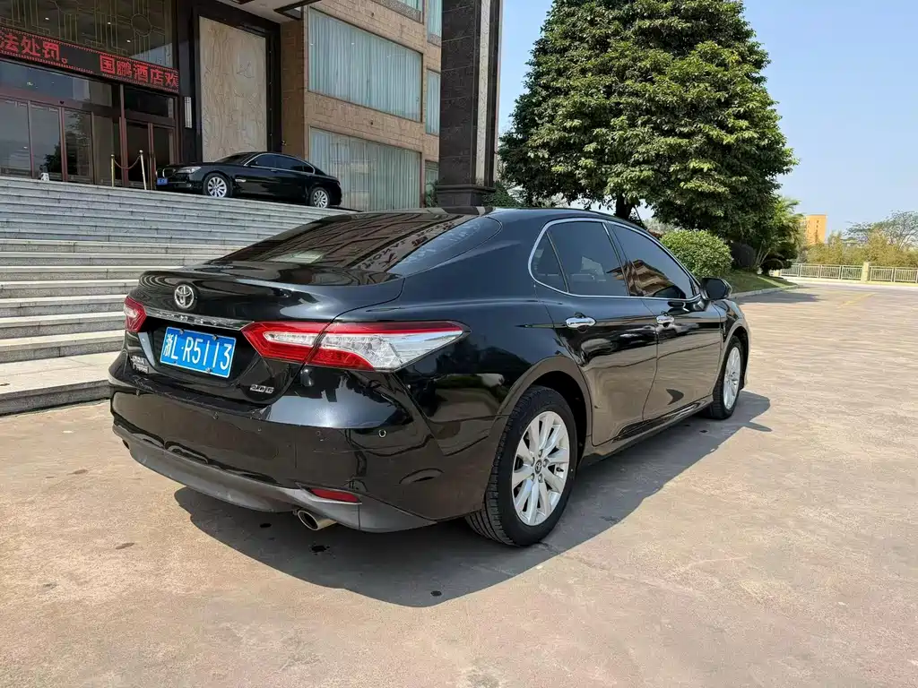 TOYOTA CAMRY