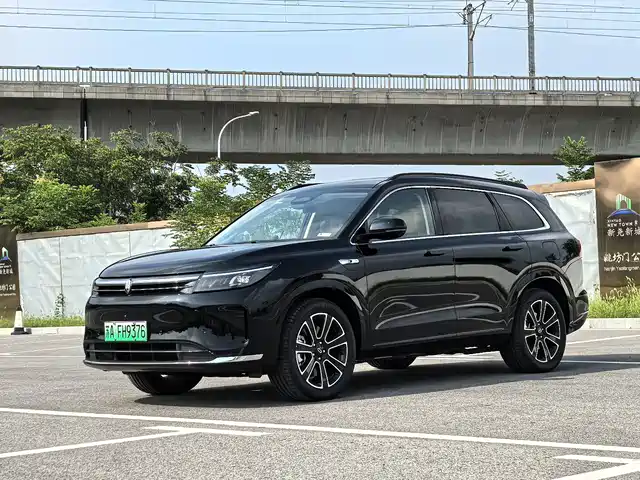 HONGMENG ZHIXING ASK THE WORLD M7 2024