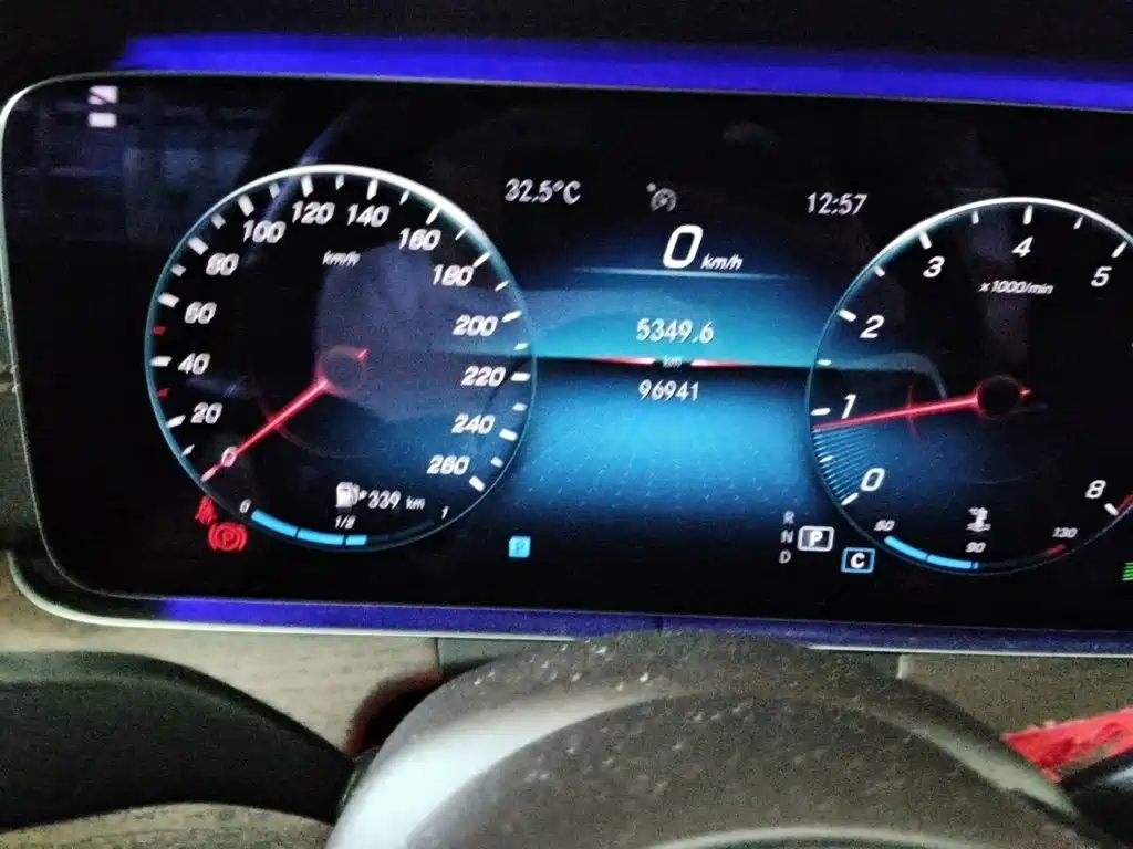 Mercedes-Benz E-Class — миниатюра 5