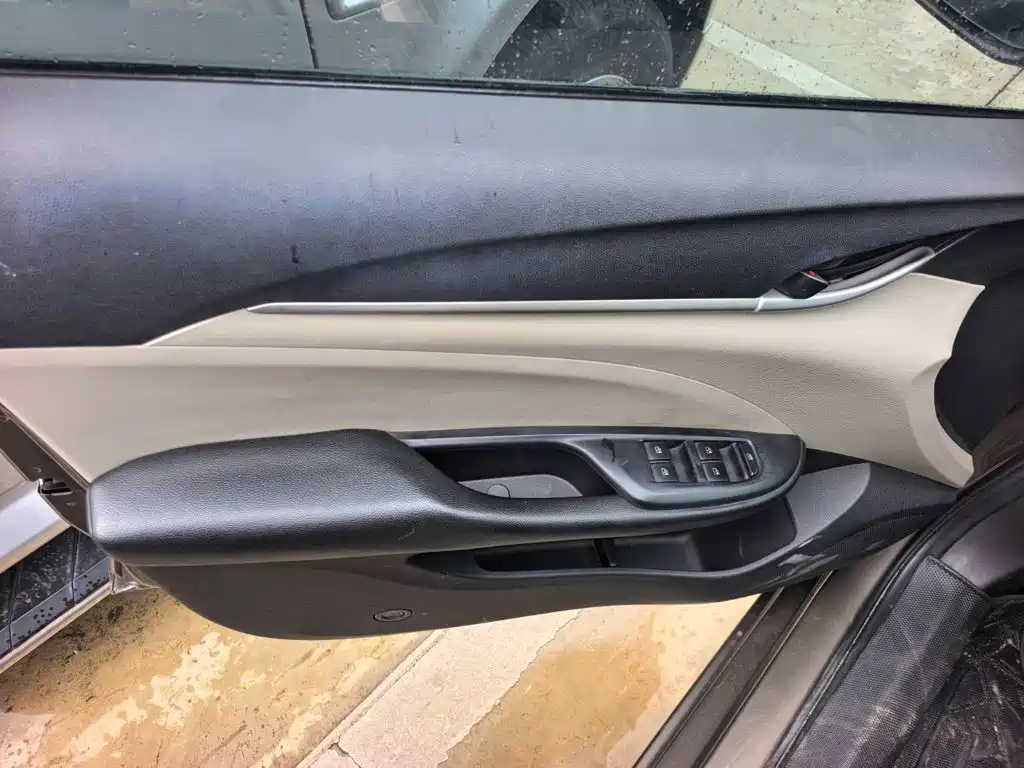 Buick Excelle — миниатюра 6
