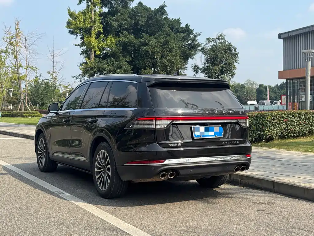 Lincoln Aviator (Import) — миниатюра 9
