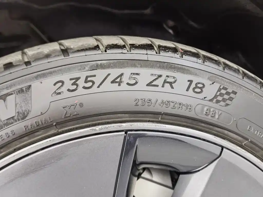 Tesla Model 3 — миниатюра 24