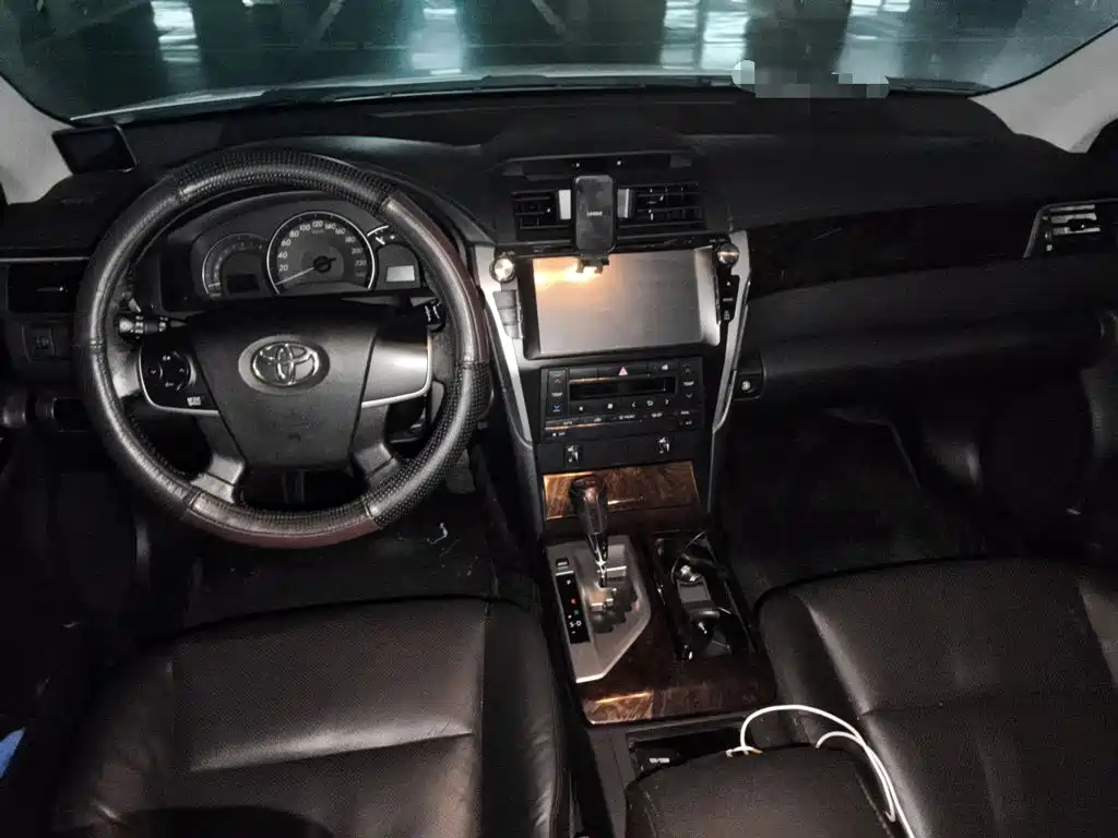 Toyota Camry 2015 2.0G Lead